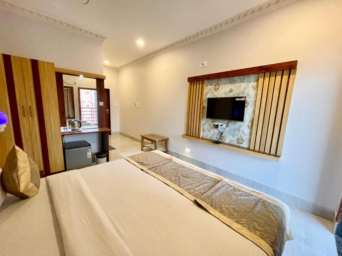 Hotel A One ! Puri, Breakfast Included- Swimming-Pool, Near Sea-Beach-And-Temple, Fully-Air-Conditioned-Hotel With-Lift-And-Parking-Facility - 1 Dış mekan fotoğraf
