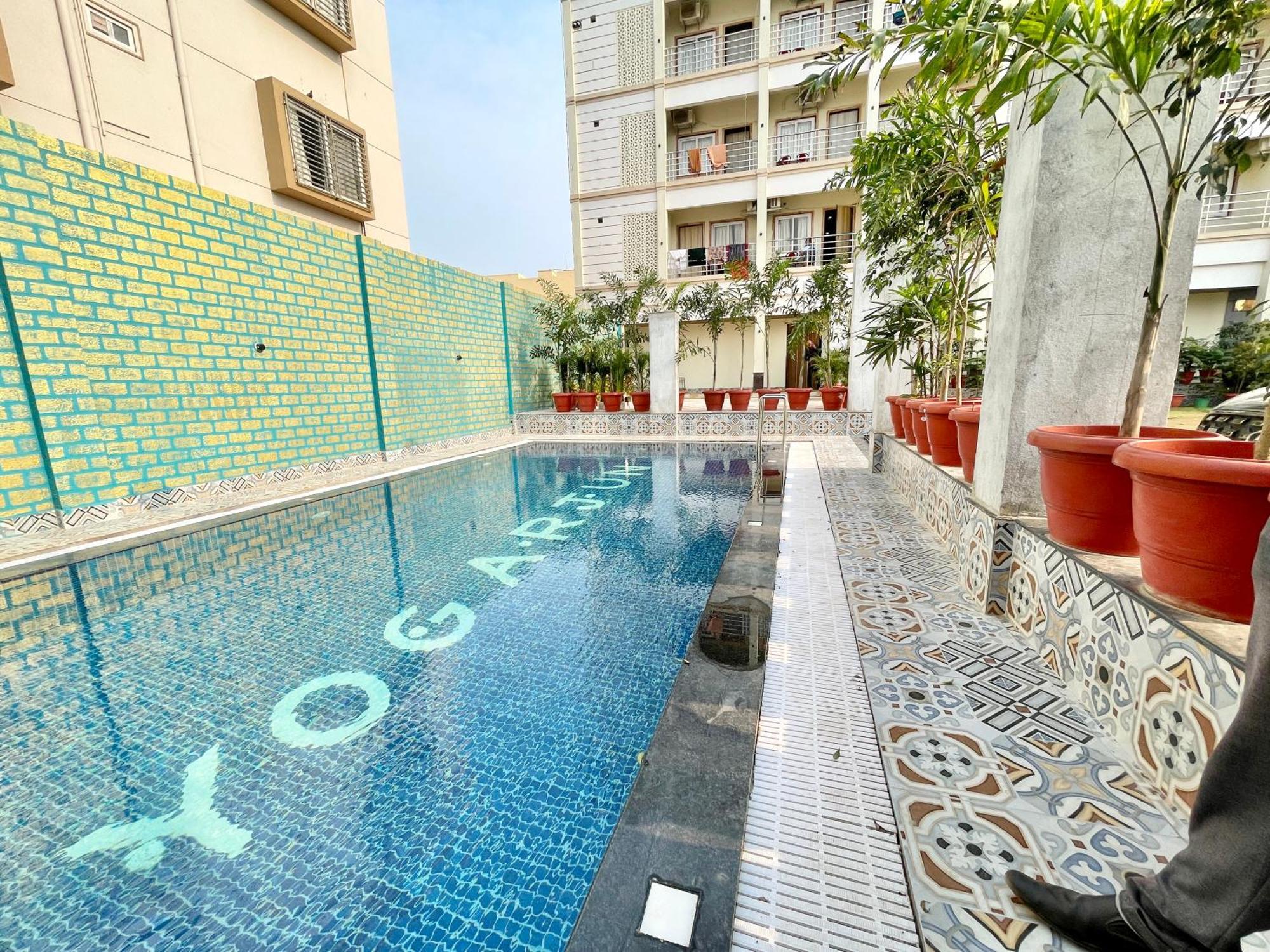 Hotel A One ! Puri, Breakfast Included- Swimming-Pool, Near Sea-Beach-And-Temple, Fully-Air-Conditioned-Hotel With-Lift-And-Parking-Facility - 1 Dış mekan fotoğraf
